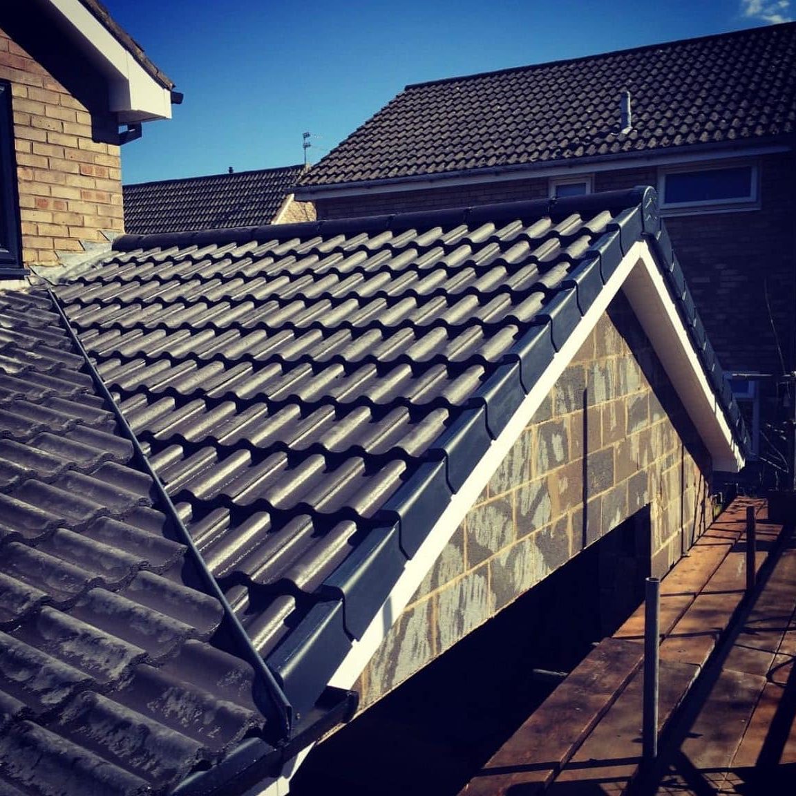 476357898_1159237456211489_8118072441535527332_n Home roof extension